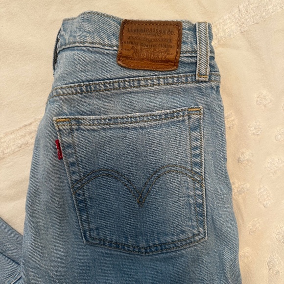 Levi’s Wedgie Jean 👖💫 - Picture 8 of 9